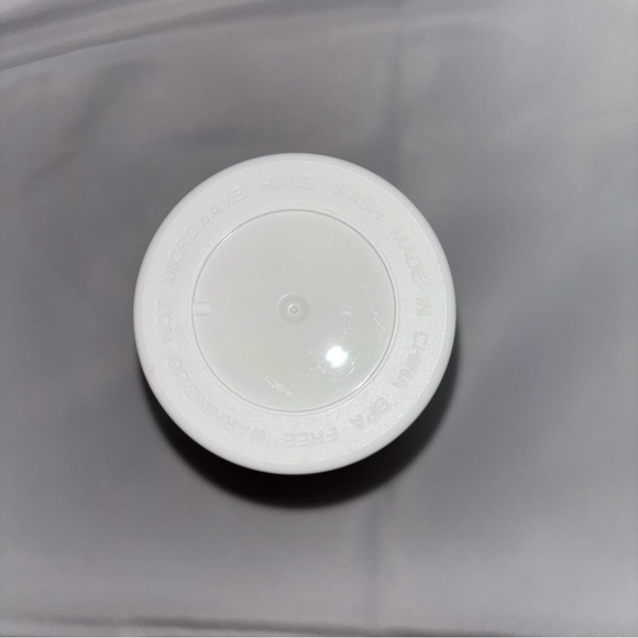 Kate Spade New York Miss to Mrs White 20 oz Tumbler White and Gold - Picture 2 of 9